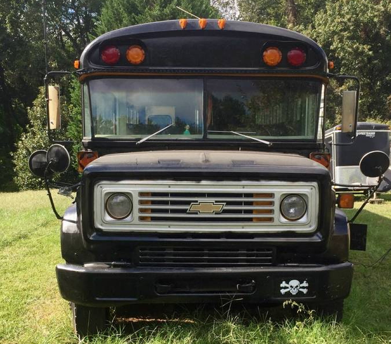 Illustration for article titled For $1,100, Could This Converted 1988 Chevy B-Series Get This Party Started?